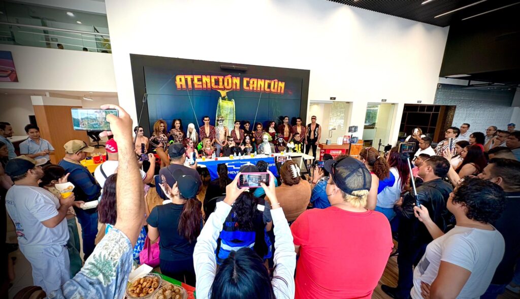 Artistas internacionales de El Circo del Miedo en puesta Freak Show